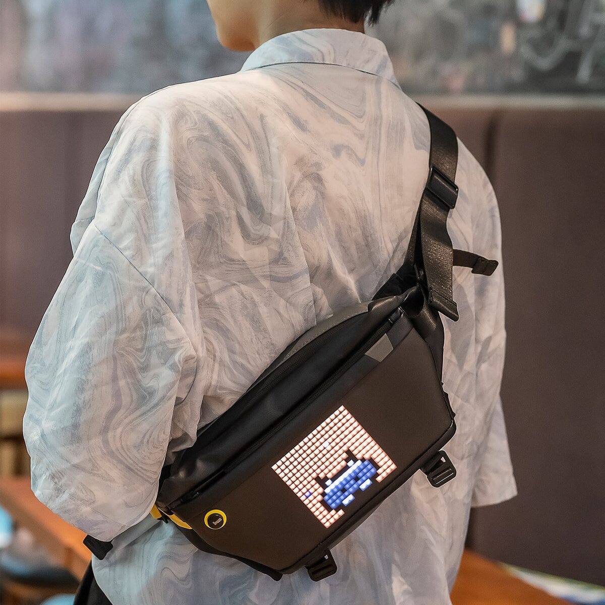 Divoom Pixoo Sling Bag 發光像素單肩包